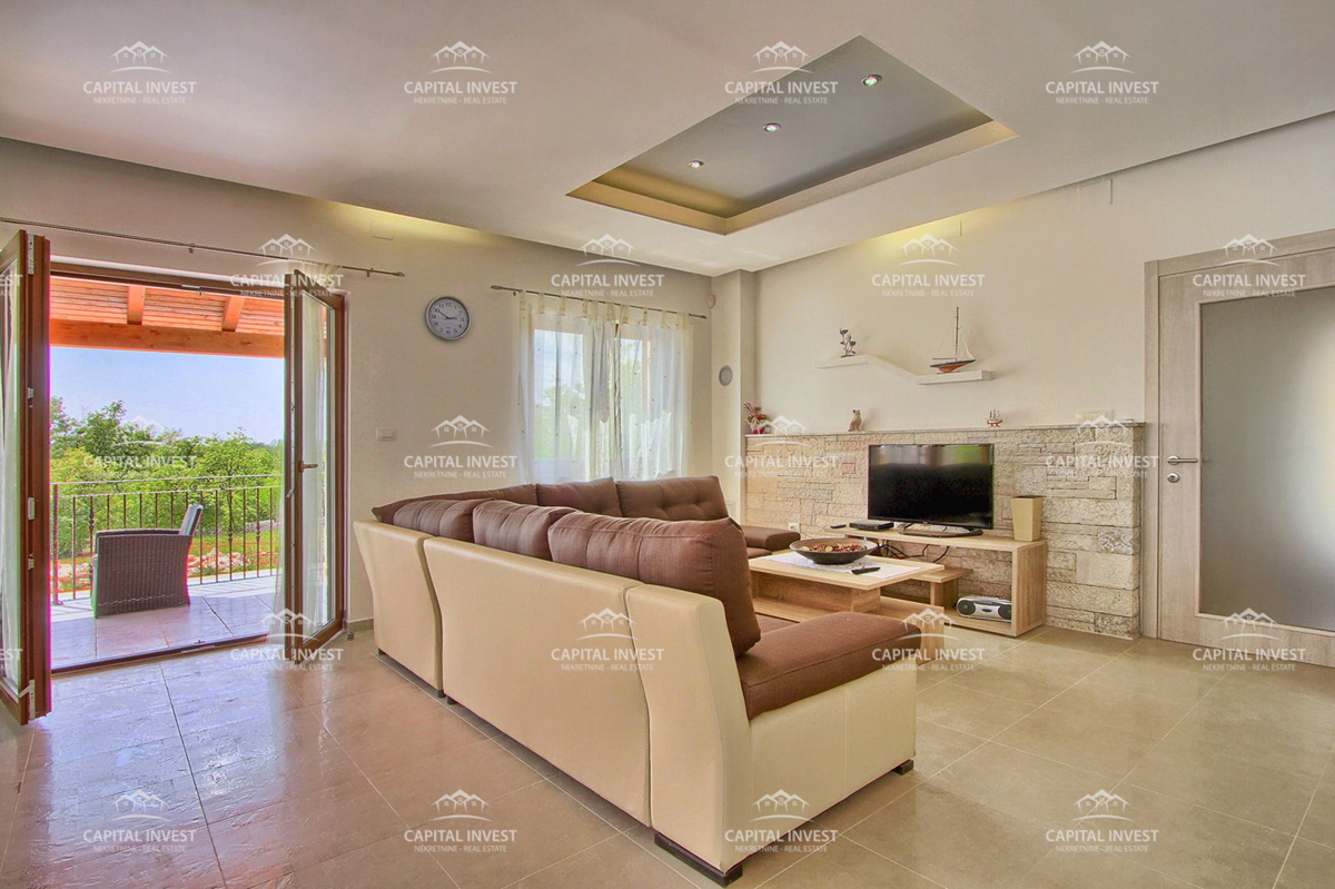 Villa con ampio giardino e piscina a Svetvinčenat, Istria