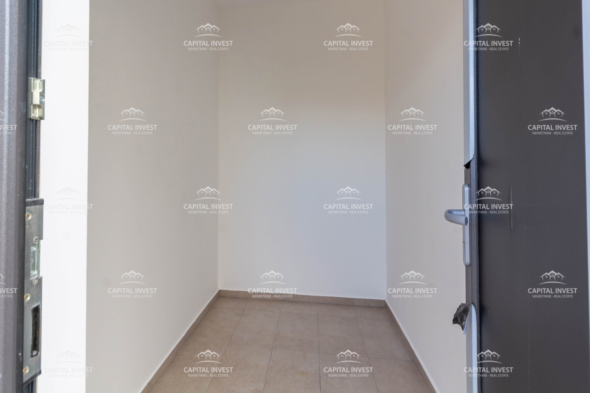 Appartamento trilocale, due balconi, nuova costruzione, Pola, Istria