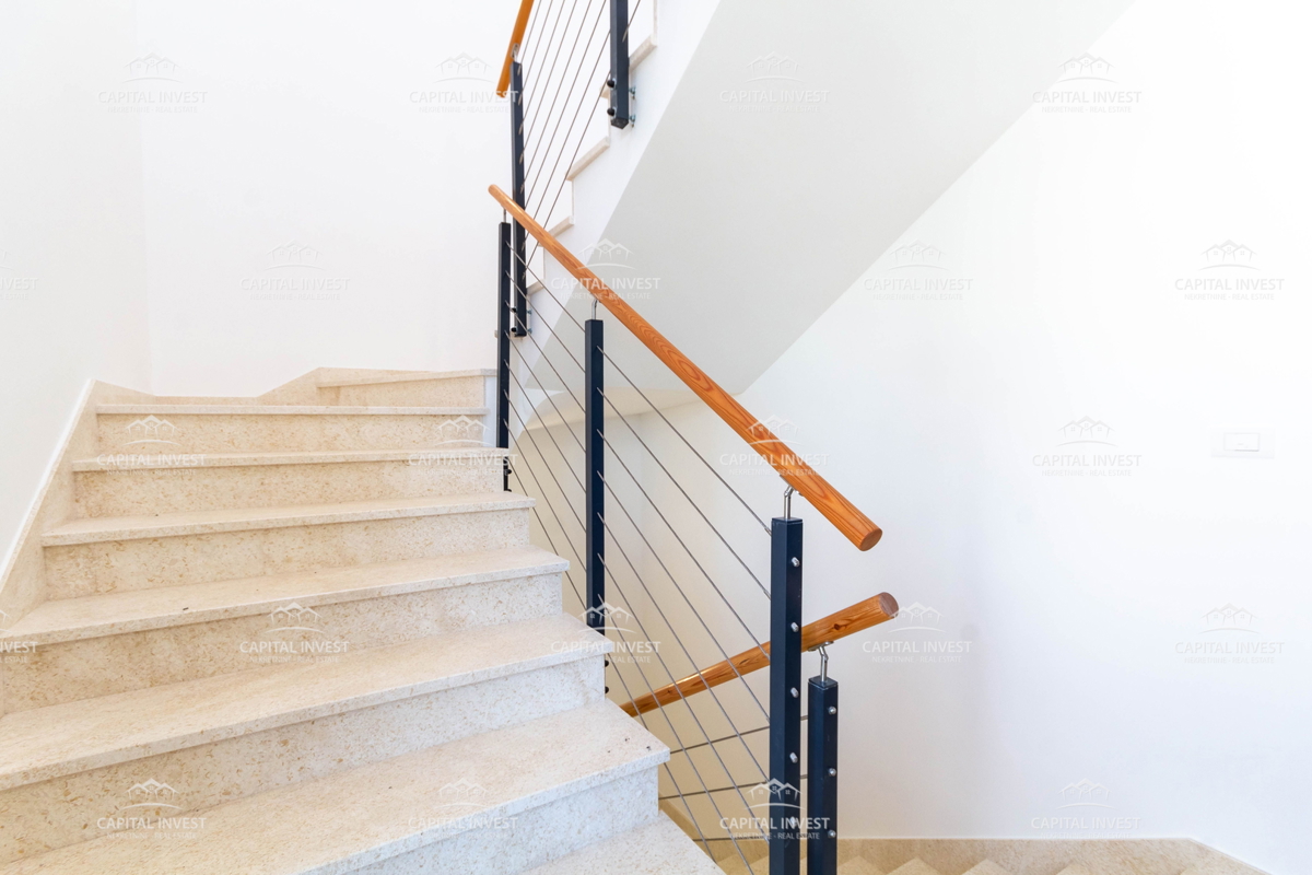 Appartamento trilocale, due balconi, nuova costruzione, Pola, Istria