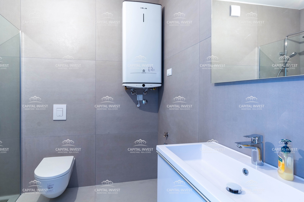 Appartamento trilocale, due balconi, nuova costruzione, Pola, Istria