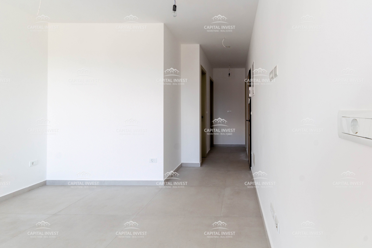 Appartamento trilocale, due balconi, nuova costruzione, Pola, Istria