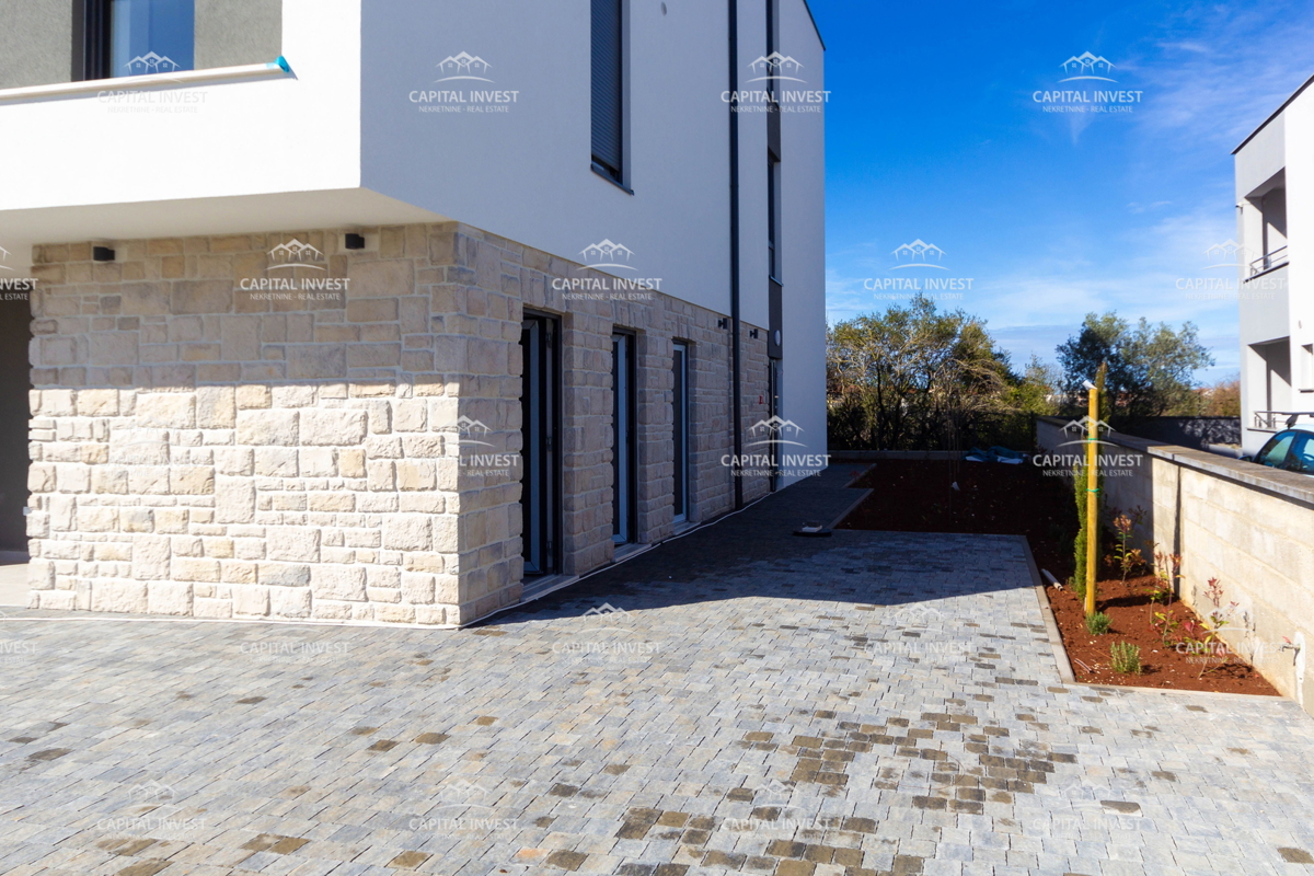 Appartamento trilocale, due balconi, nuova costruzione, Pola, Istria