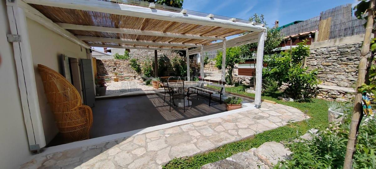Casa ristrutturata con piscina, Galižana, Istria