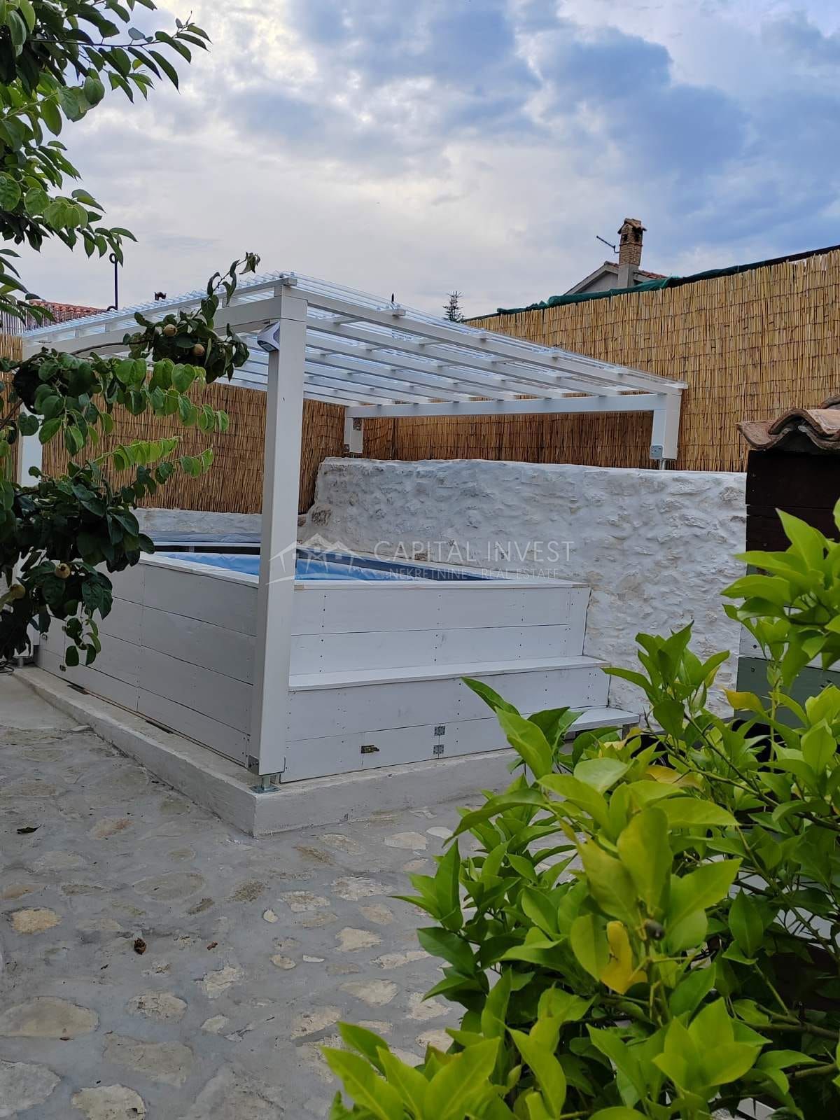 Casa ristrutturata con piscina, Galižana, Istria