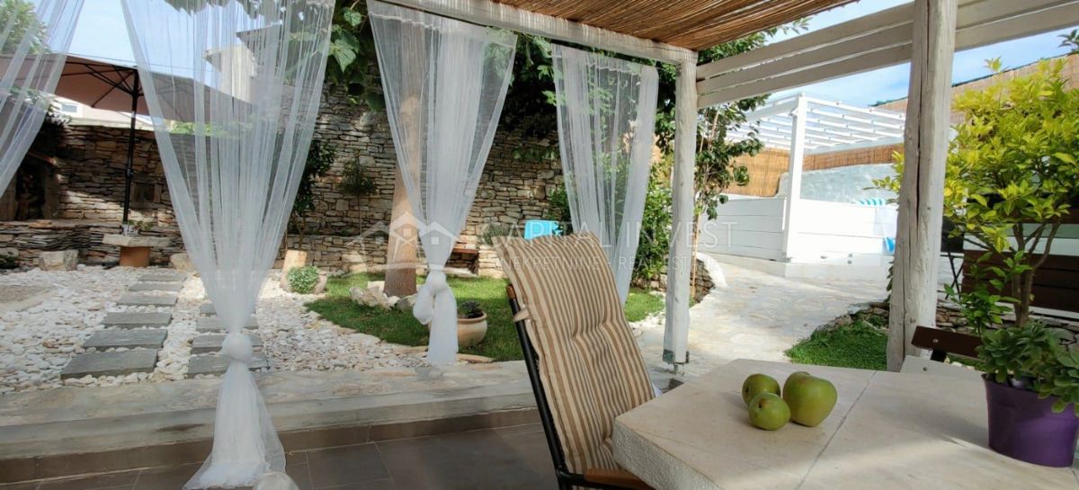 Casa ristrutturata con piscina, Galižana, Istria