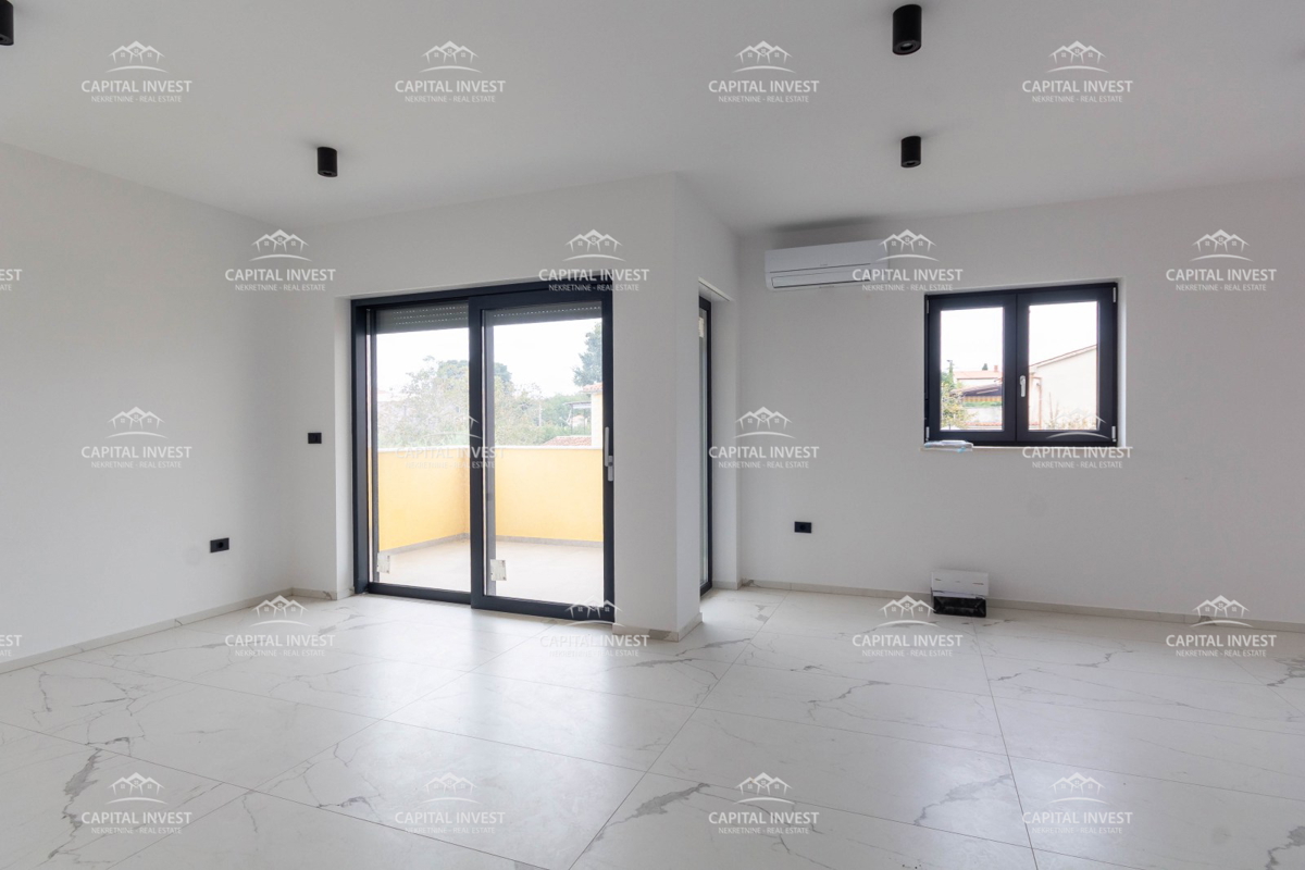 Appartamento trilocale con terrazza, Štinjan, Istria