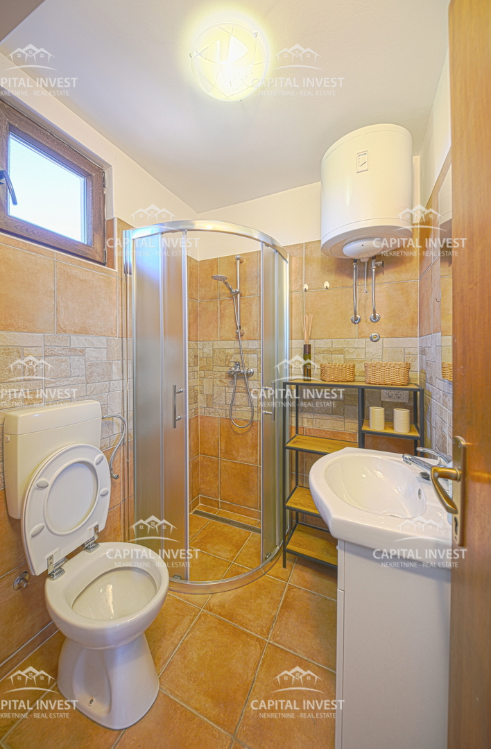 Due case, Terreno edificabile, Barban, Istra