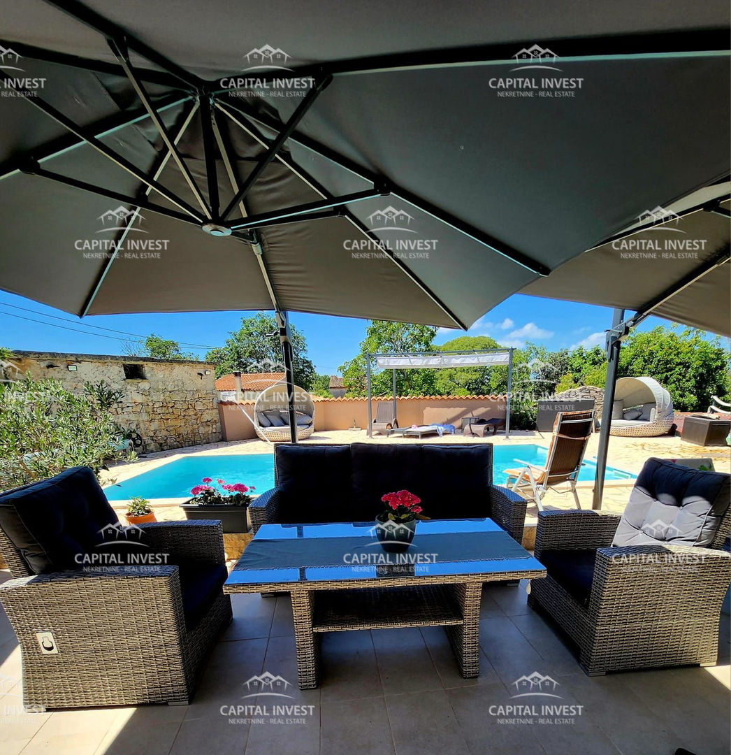 Due case, Terreno edificabile, Barban, Istra