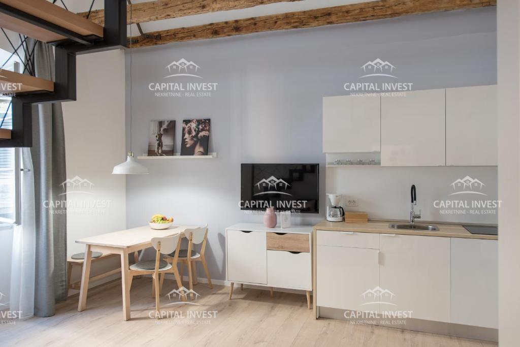 Casa con sei appartamenti, piscina, centro, Pula