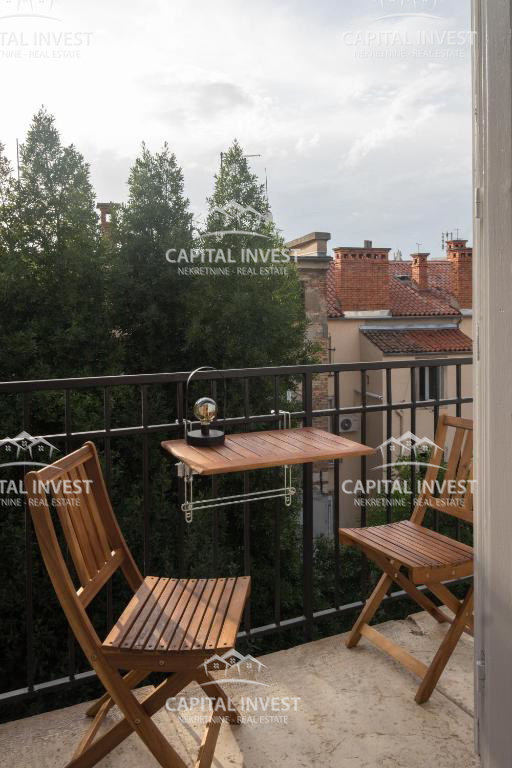 Casa con sei appartamenti, piscina, centro, Pula