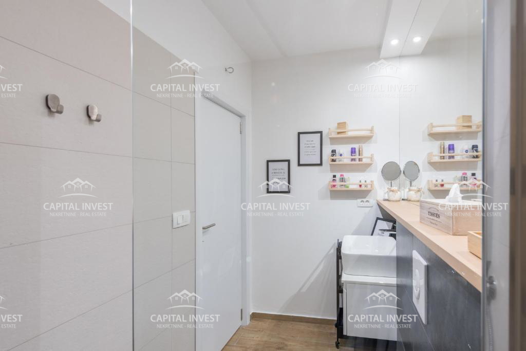 Casa con sei appartamenti, piscina, centro, Pula