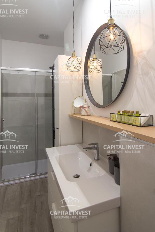 Casa con sei appartamenti, piscina, centro, Pula