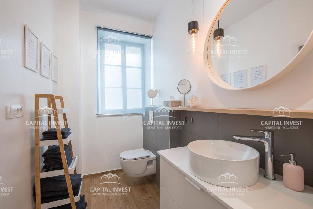 Casa con sei appartamenti, piscina, centro, Pula