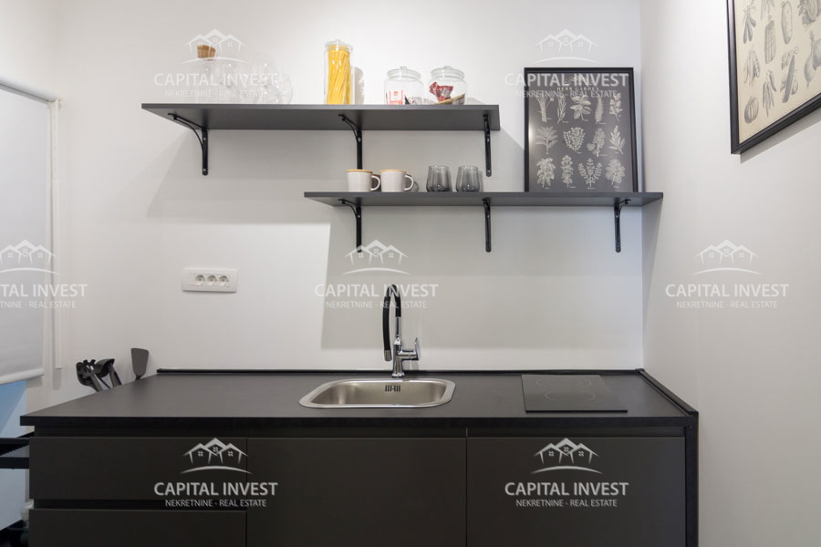 Casa con sei appartamenti, piscina, centro, Pula