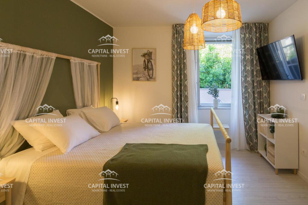 Casa con sei appartamenti, piscina, centro, Pula