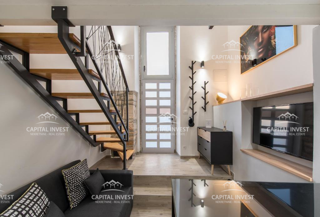 Casa con sei appartamenti, piscina, centro, Pula