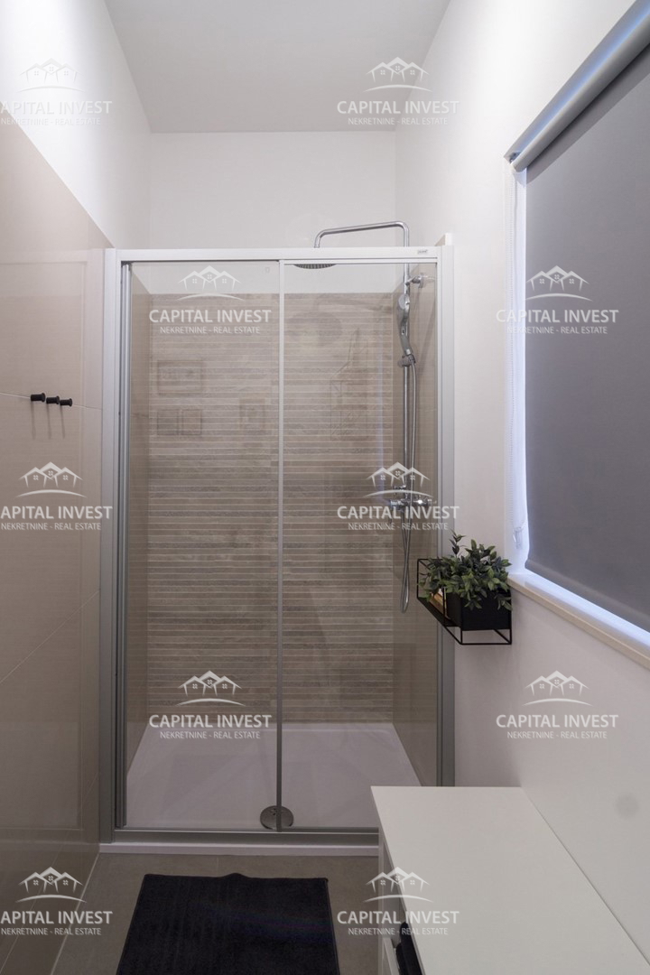 Casa con sei appartamenti, piscina, centro, Pula