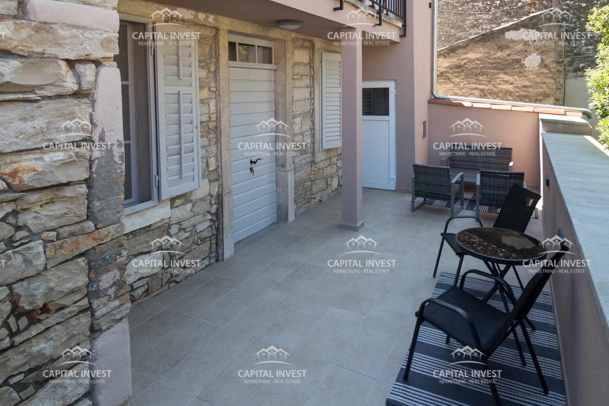 Casa con sei appartamenti, piscina, centro, Pula