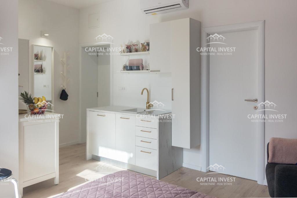 Casa con sei appartamenti, piscina, centro, Pula