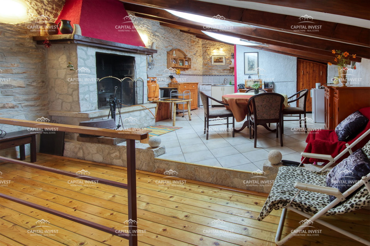 Casa in pietra a Krnica, località Pavićini