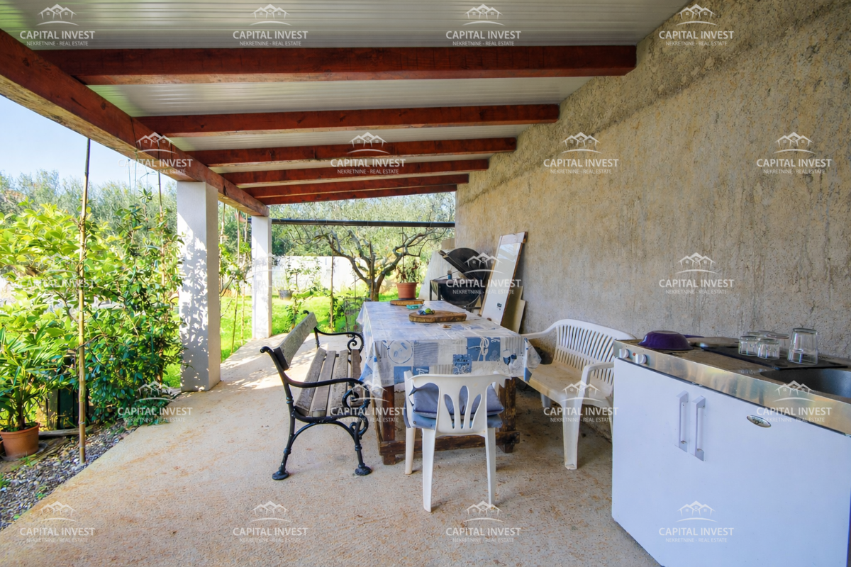 Casa, Tre appartamenti, Grande giardino, Garage, Šišan, Istra