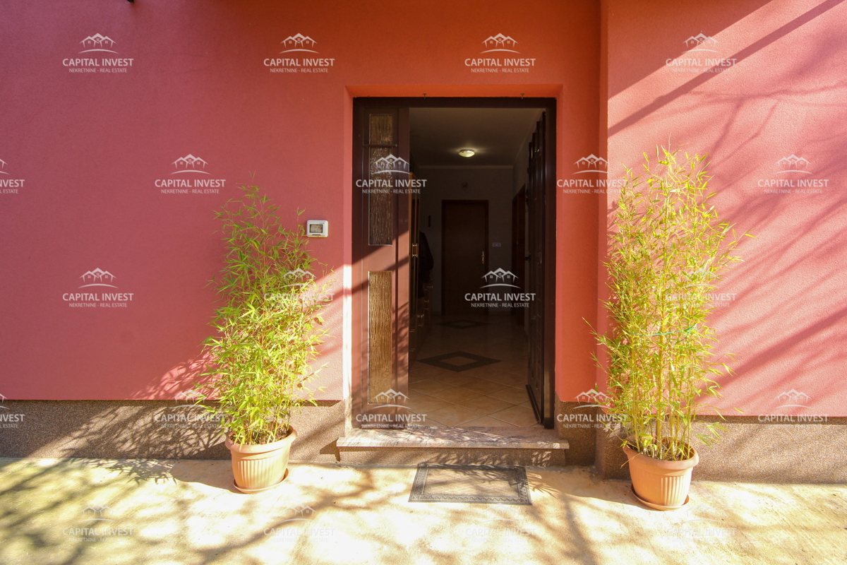 Casa, Tre appartamenti, Grande giardino, Garage, Šišan, Istra