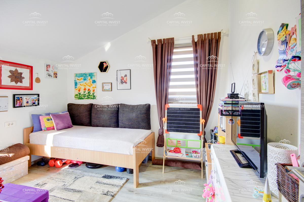 Casa, Tre appartamenti, Grande giardino, Garage, Šišan, Istra