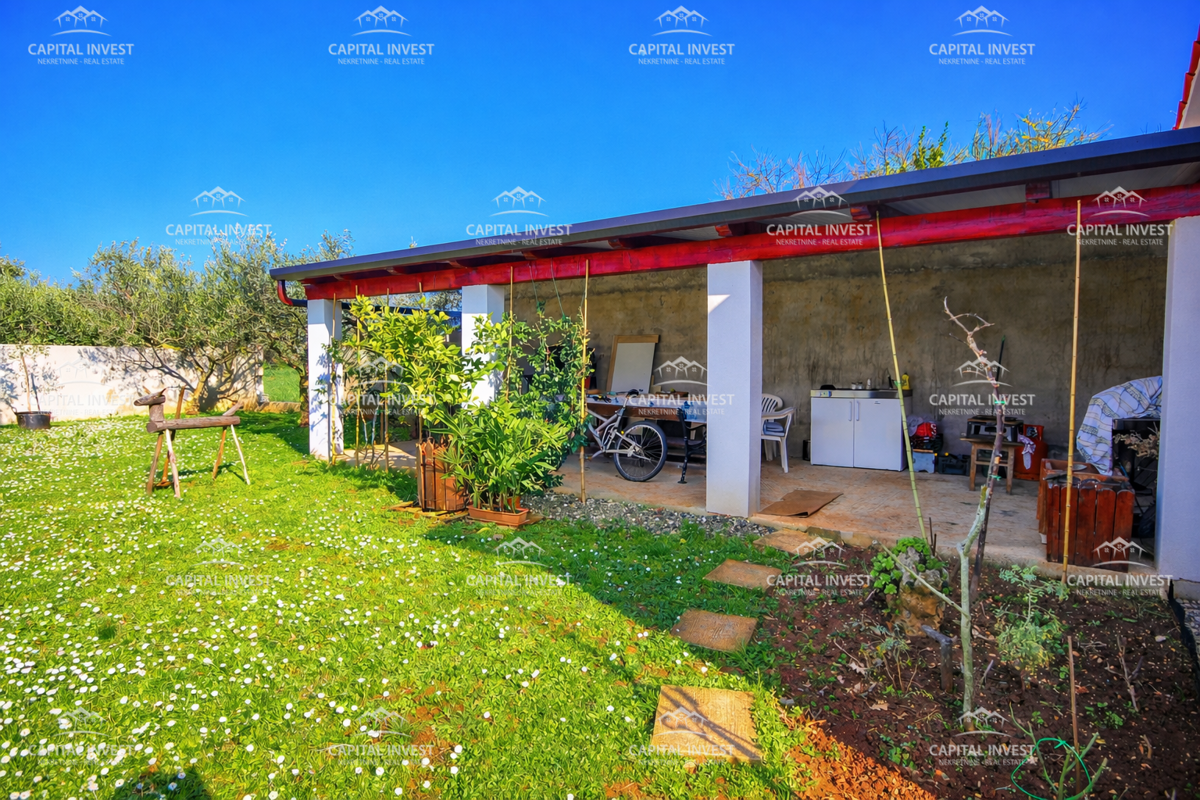 Casa, Tre appartamenti, Grande giardino, Garage, Šišan, Istra