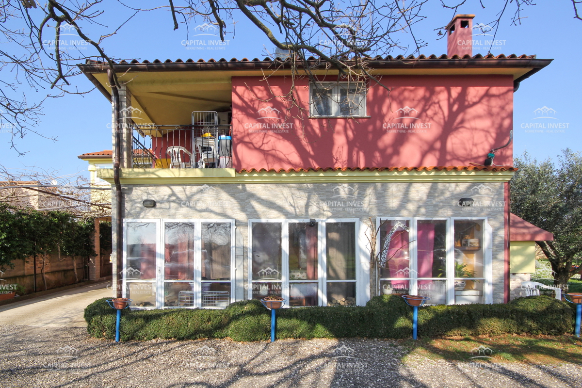 Casa, Tre appartamenti, Grande giardino, Garage, Šišan, Istra