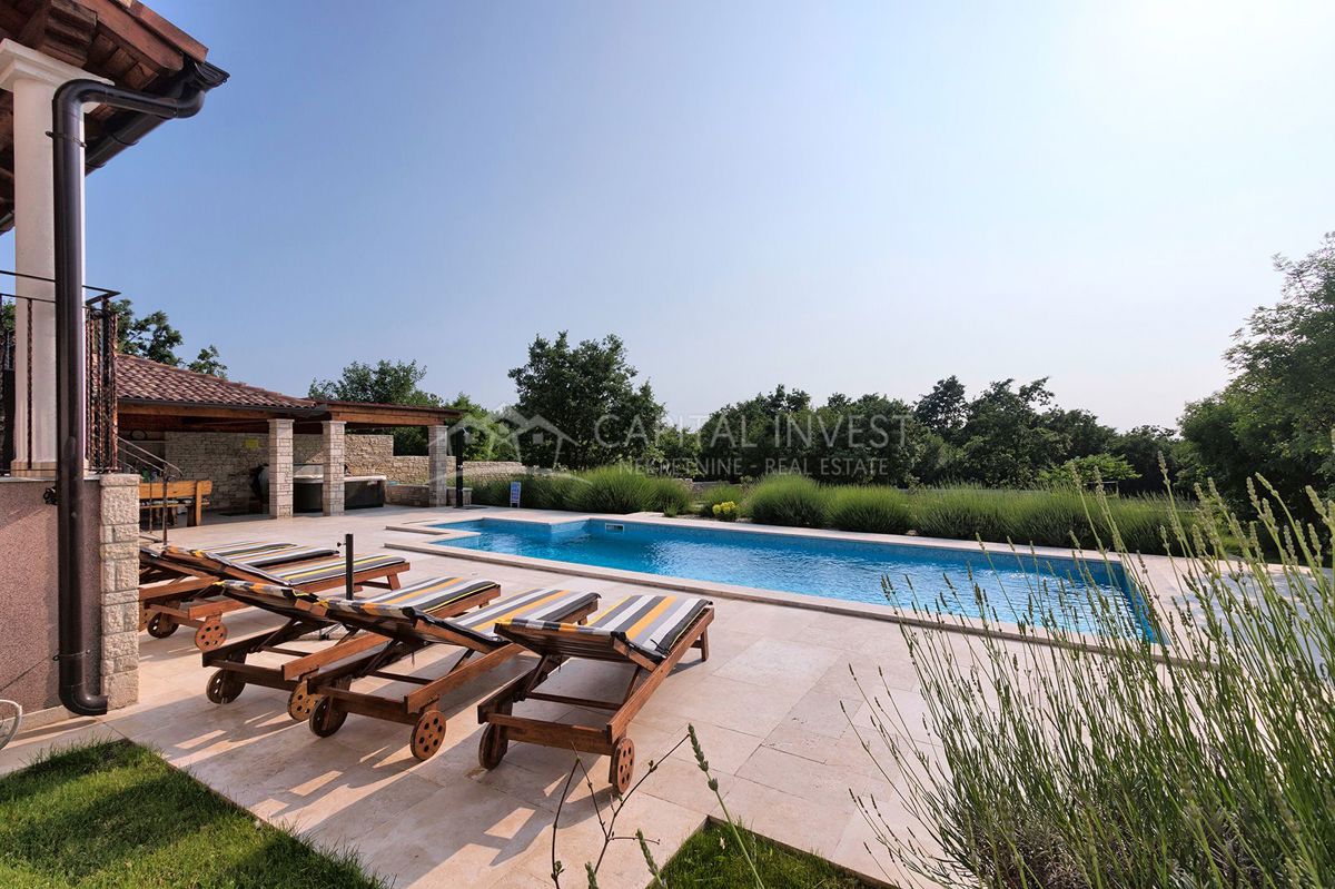 Villa con ampio giardino e piscina Svetvinčenat, Istria