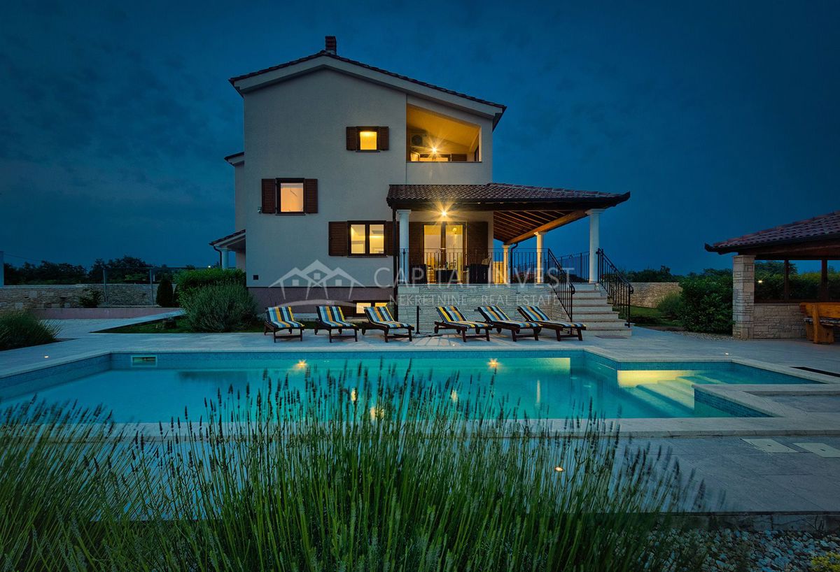 Villa con ampio giardino e piscina Svetvinčenat, Istria