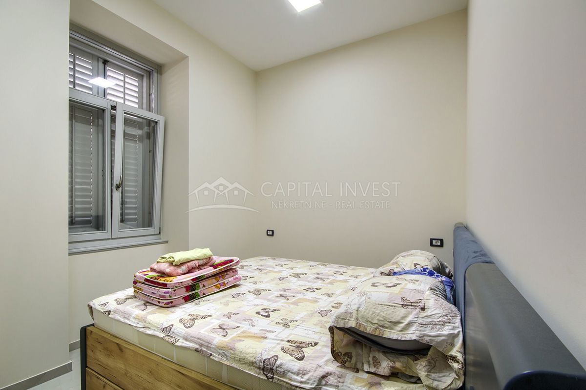 Due appartamenti, Pola, centro, ristrutturati