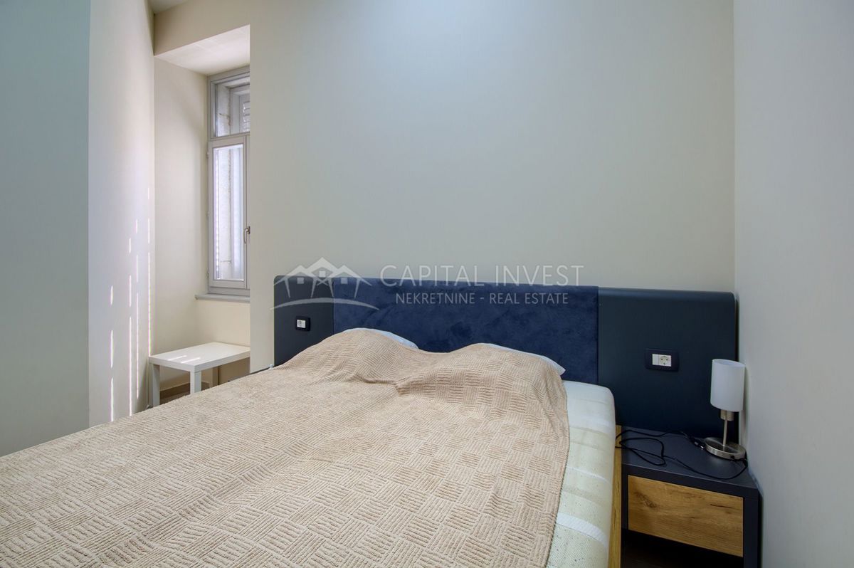 Due appartamenti, Pola, centro, ristrutturati