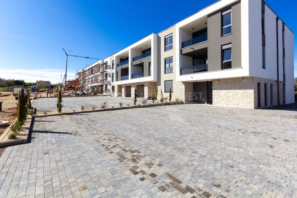 Appartamento con tre camere da letto, due balconi, nuova costruzione, Pola, Istria