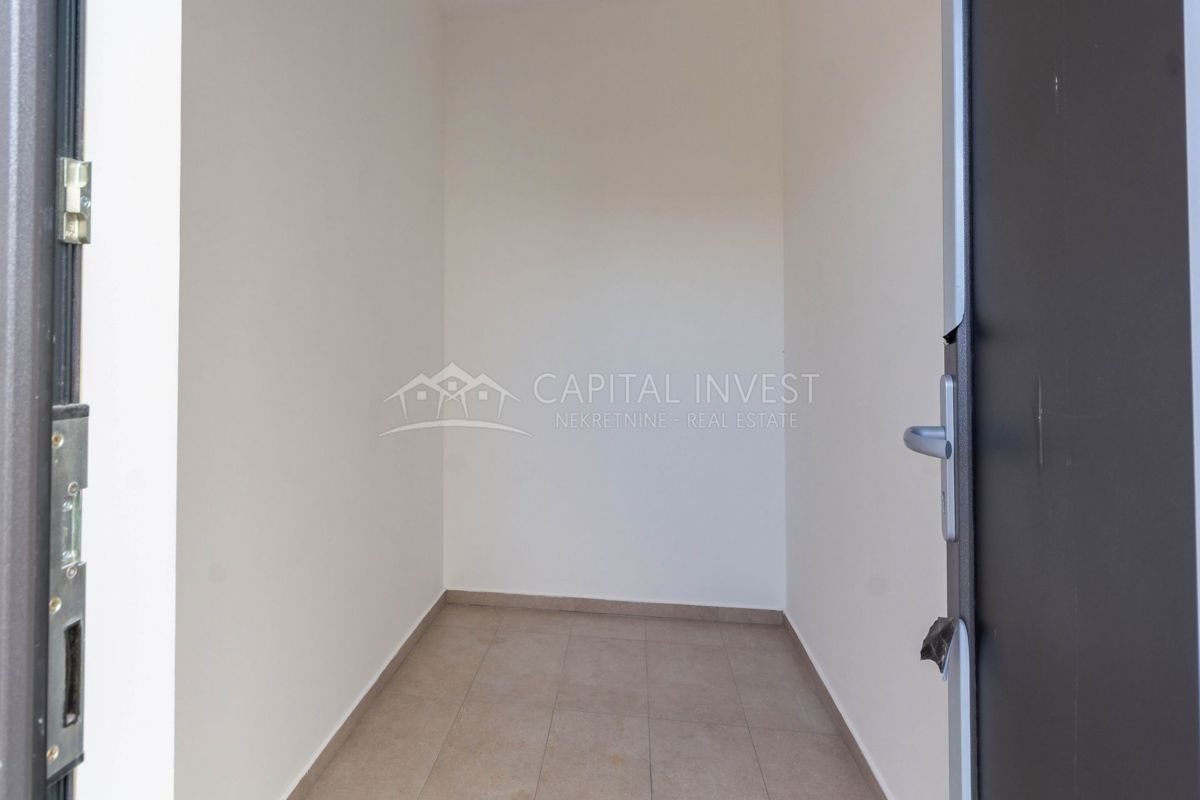 Appartamento con tre camere da letto, due balconi, nuova costruzione, Pola, Istria