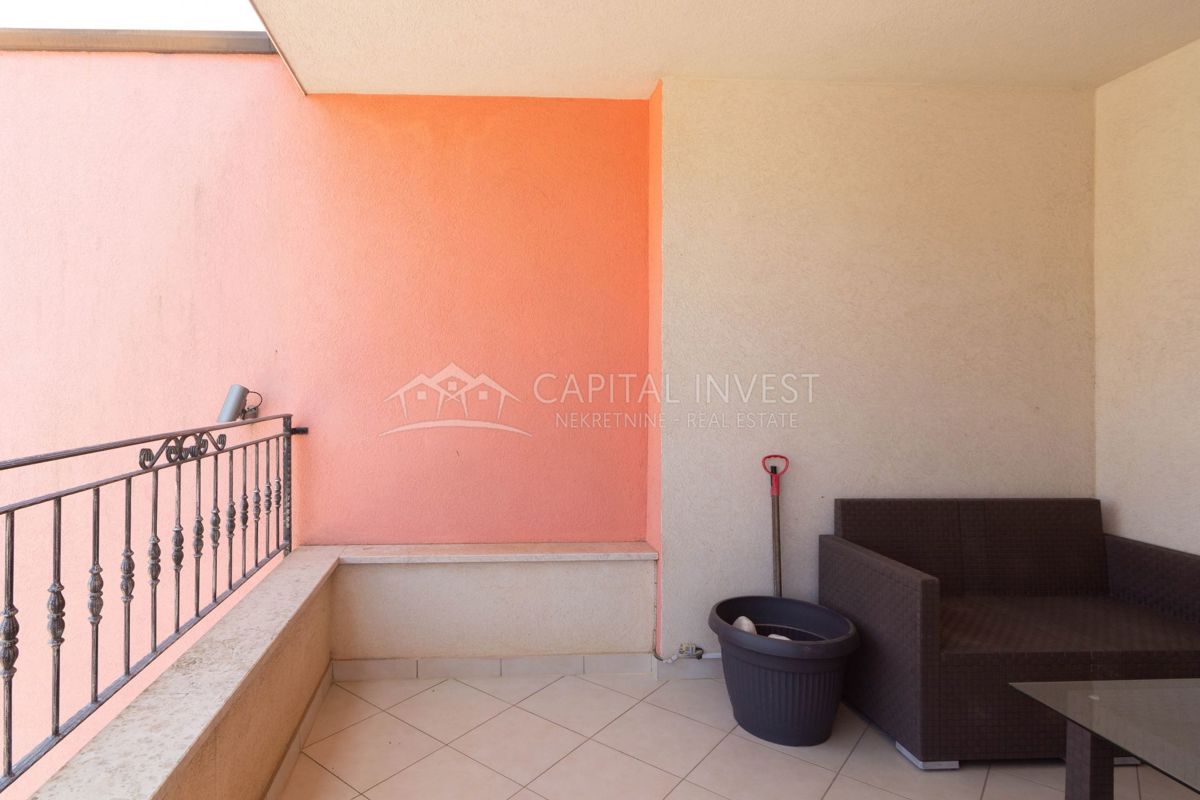 Appartamento duplex, tre terrazze, Pola, Šijana