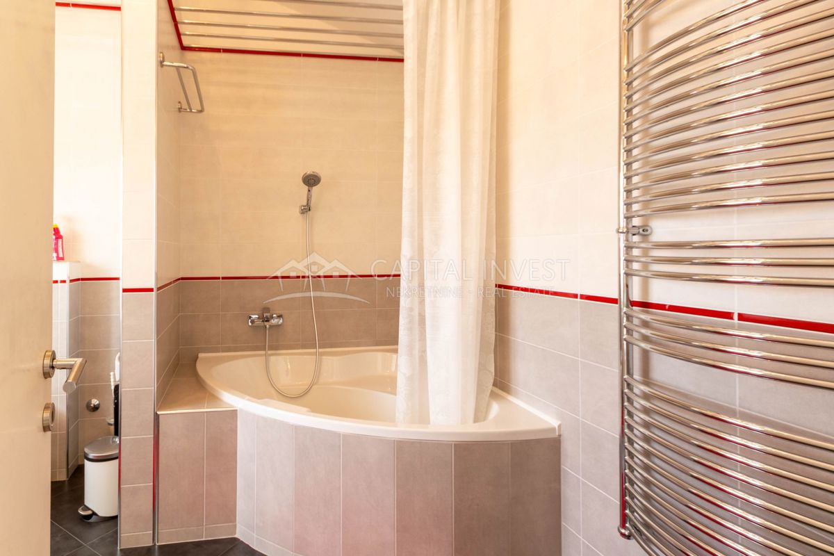 Appartamento duplex, tre terrazze, Pola, Šijana