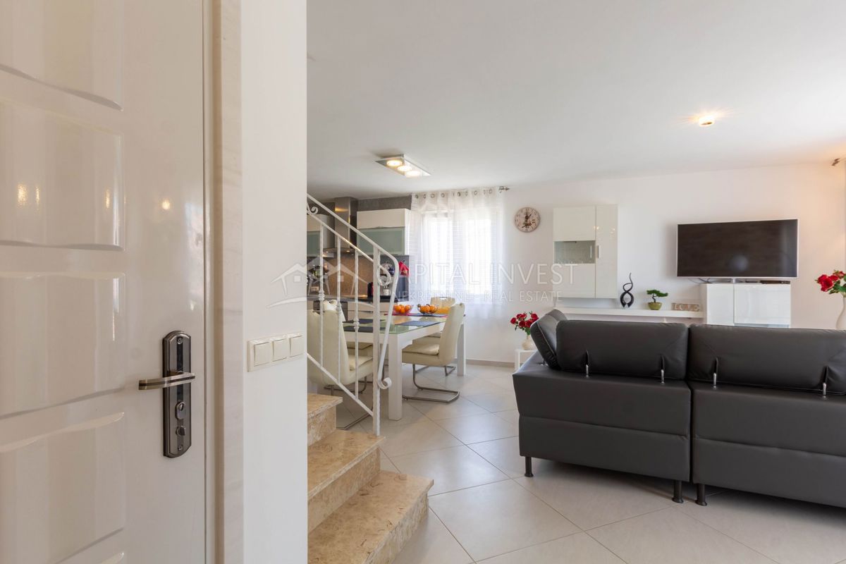 Appartamento duplex, tre terrazze, Pola, Šijana