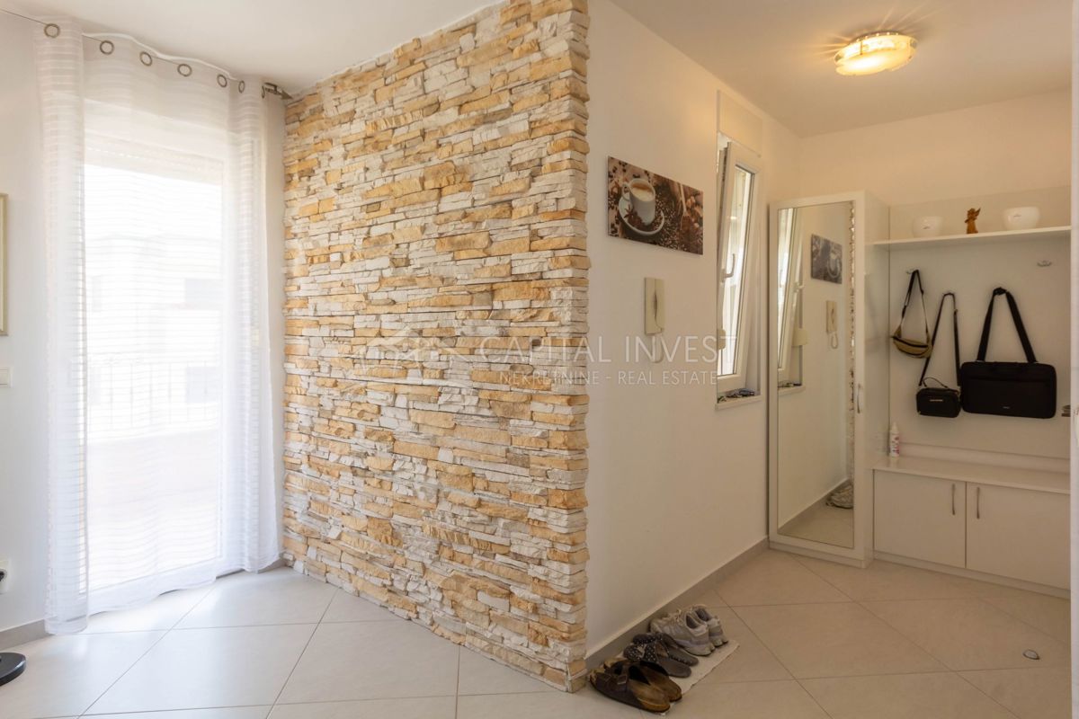Appartamento duplex, tre terrazze, Pola, Šijana