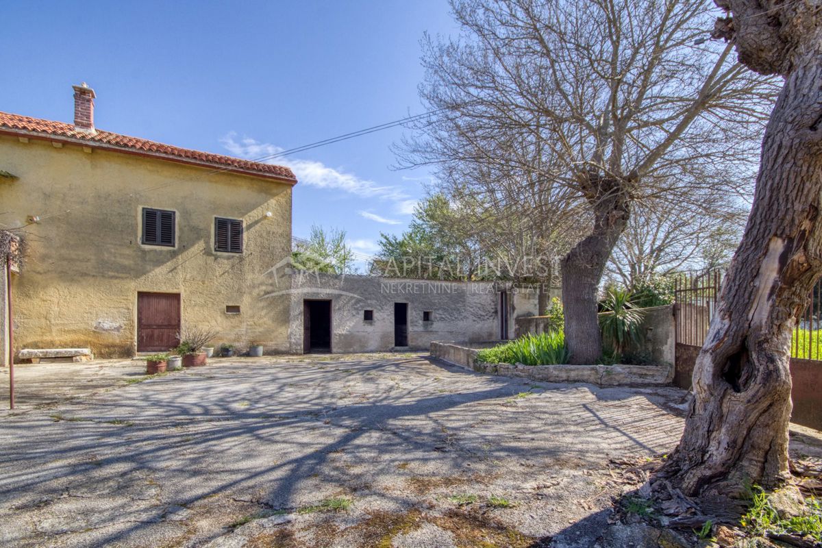 Casa Smoljanci, Svetvinčenat, 200m2