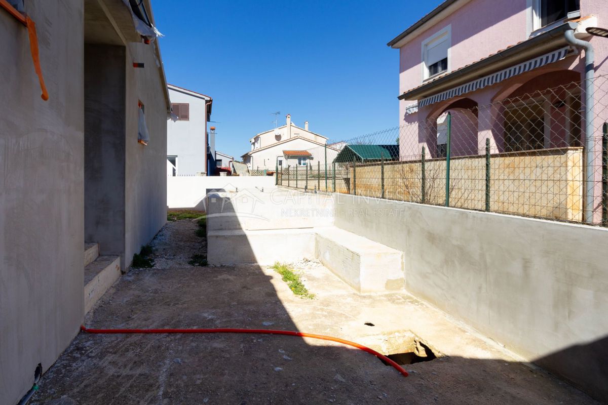 Casa indipendente con garage, Pola, Istria