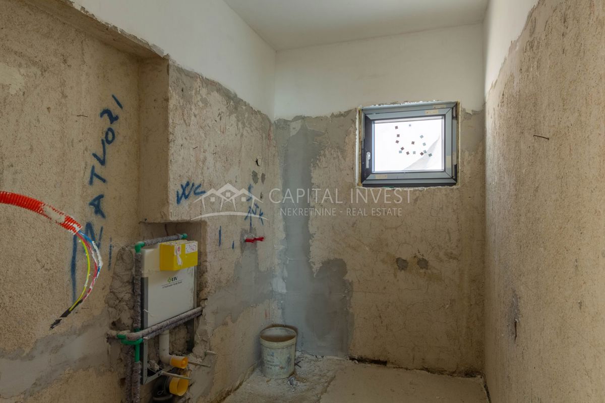 Casa indipendente con garage, Pola, Istria