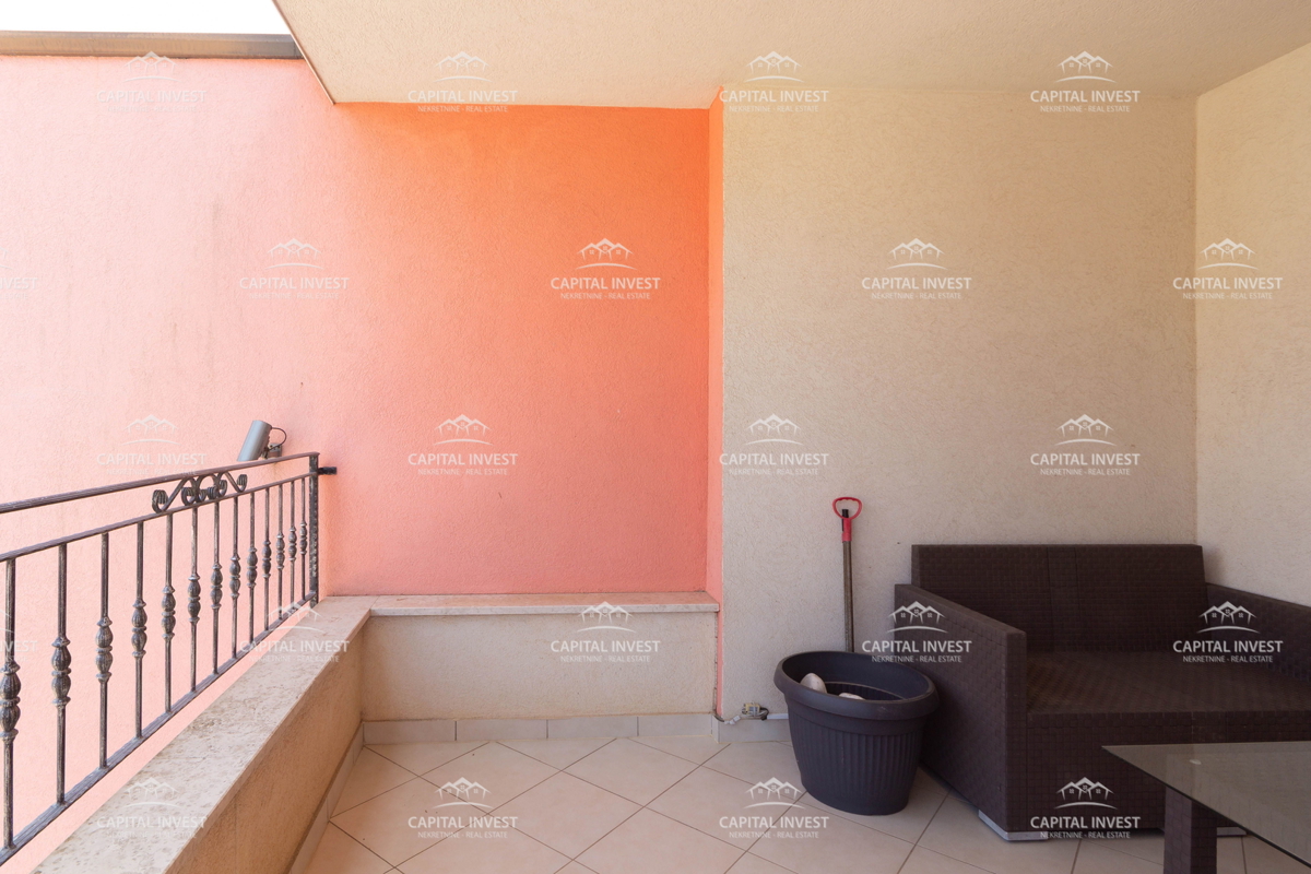 Appartamento su due piani, tre terrazze, Pola, Šijana