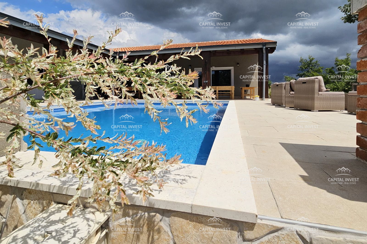 Casa con piscina su un ampio terreno, Štokovci, Istria
