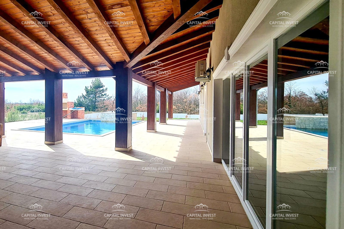 Casa con piscina su un ampio terreno, Štokovci, Istria