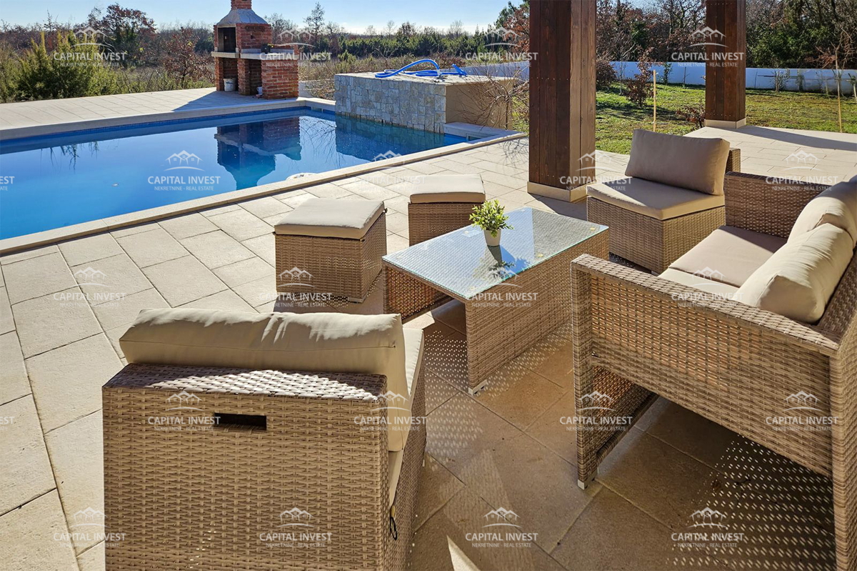 Casa con piscina su un ampio terreno, Štokovci, Istria