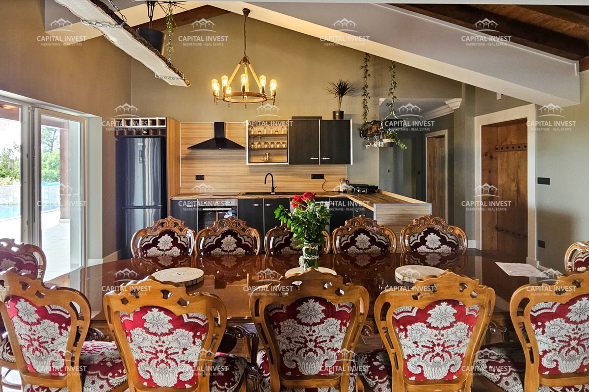 Casa con piscina su un ampio terreno, Štokovci, Istria