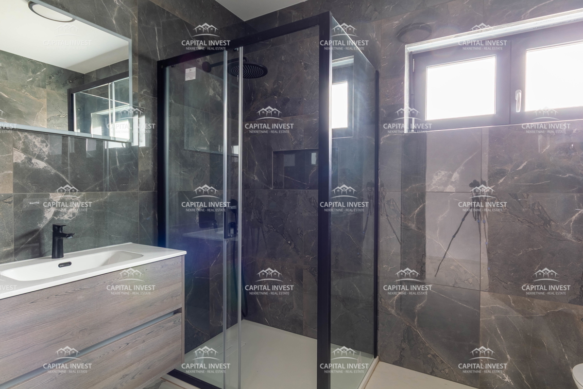 Appartamento trilocale al primo piano, Štinjan, Istria