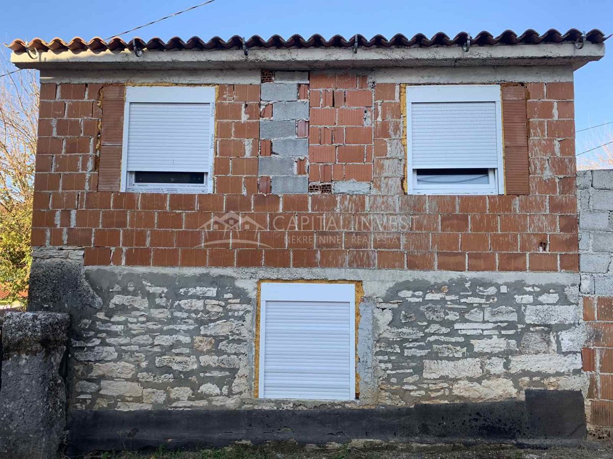 Istria, Dignano, Casa roh-bau