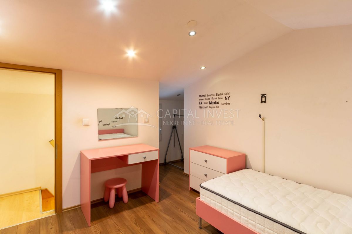 Appartamento con quattro camere da letto, Pola, Šijana